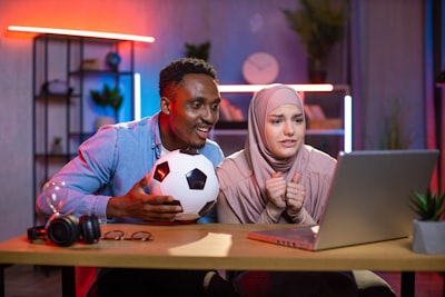 ليفربول وتوتنهام مباشر اليوممواجهة نارية في الدوري الإنجليزي